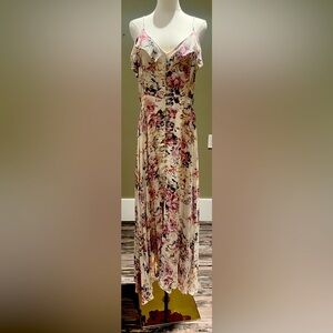 NWOT VICI Floral Maxi Dress